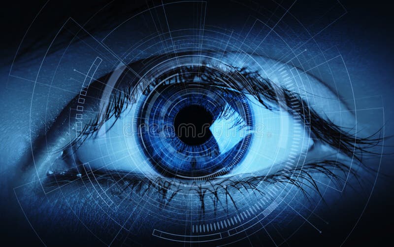 Schließen Sie oben vom Frauenauge im Prozess des Scannens Identifizierungs-Geschäfts-Internet-Technologie-Konzept stockfoto