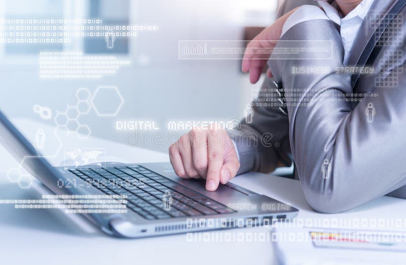 Schließen Sie oben vom Geschäftsmann, der auf Laptop-Computer mit technolo schreibt stockfotografie Schließen Sie oben vom Geschäftsmann, der auf Laptop-Computer mit technolo schreibt stockfotografie