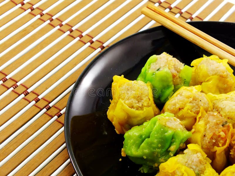 Schließen Sie oben vom shumai Mehlkloßdim sum-Chineselebensmittel stockfotos Schließen Sie oben vom shumai Mehlkloßdim sum-Chineselebensmittel stockfotos