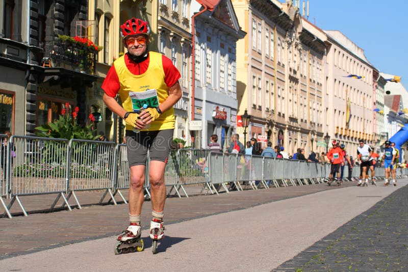 Skater beim Košice Friedensmarathon lizenzfreie stockfotos