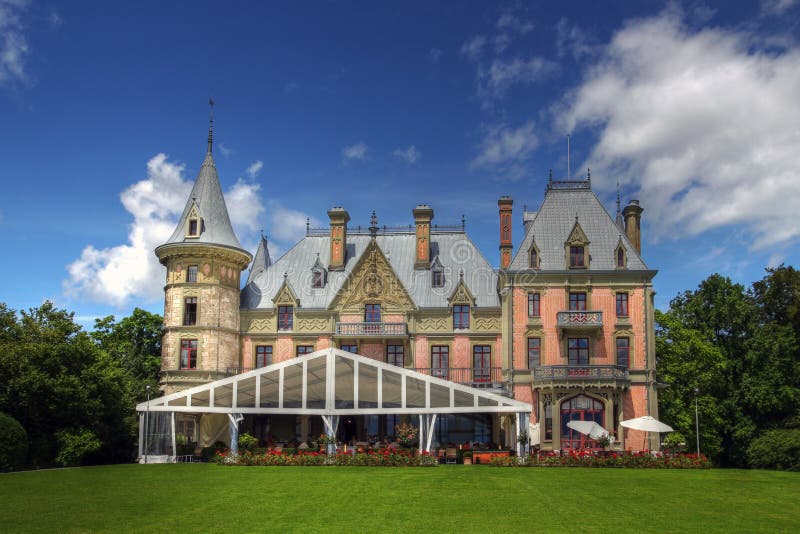 Schloss Schadau 01, Thun, Svizzera fotografie stock libere da diritti Schloss Schadau 01, Thun, Svizzera fotografie stock libere da diritti
