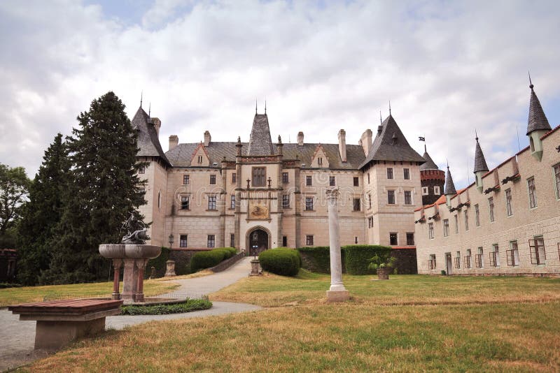 Schloss Zleby, Tschechische Republik lizenzfreie stockfotos Schloss Zleby, Tschechische Republik lizenzfreie stockfotos
