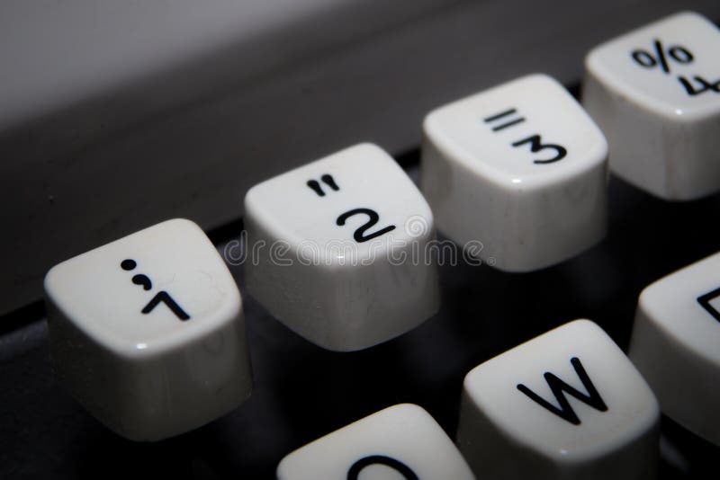 Schlüssel 1,2 und 3 auf alter Schreibmaschine lizenzfreie stockfotografie Schlüssel 1,2 und 3 auf alter Schreibmaschine lizenzfreie stockfotografie