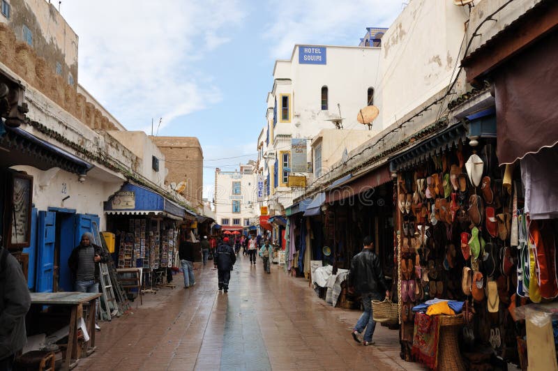 Schmale Straße in Essaouria, Marokko lizenzfreie stockfotos Schmale Straße in Essaouria, Marokko lizenzfreie stockfotos