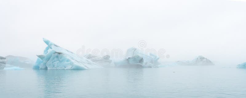 Schmelzenden Gletscher im Nordozean stockbild