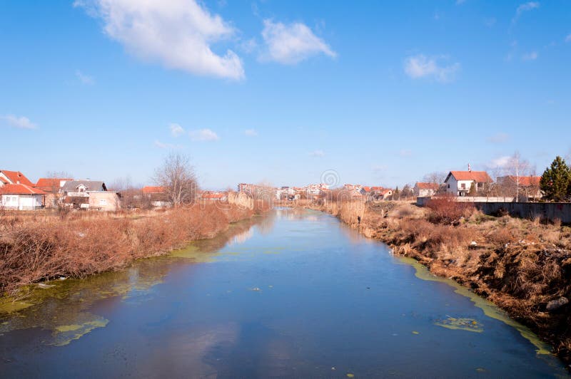  Schmutziger  Teich Stockfotos und Bilder Laden Sie 134 