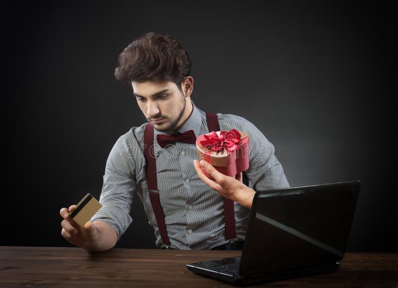 Schnelles on-line-Geschenkeinkaufen, Konzept lizenzfreie stockfotografie Schnelles on-line-Geschenkeinkaufen, Konzept lizenzfreie stockfotografie