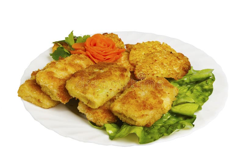 Schnitzelkool op witte plaat met geïsoleerde salade, royalty-vrije stock fotografie Schnitzelkool op witte plaat met geïsoleerde salade, royalty-vrije stock fotografie