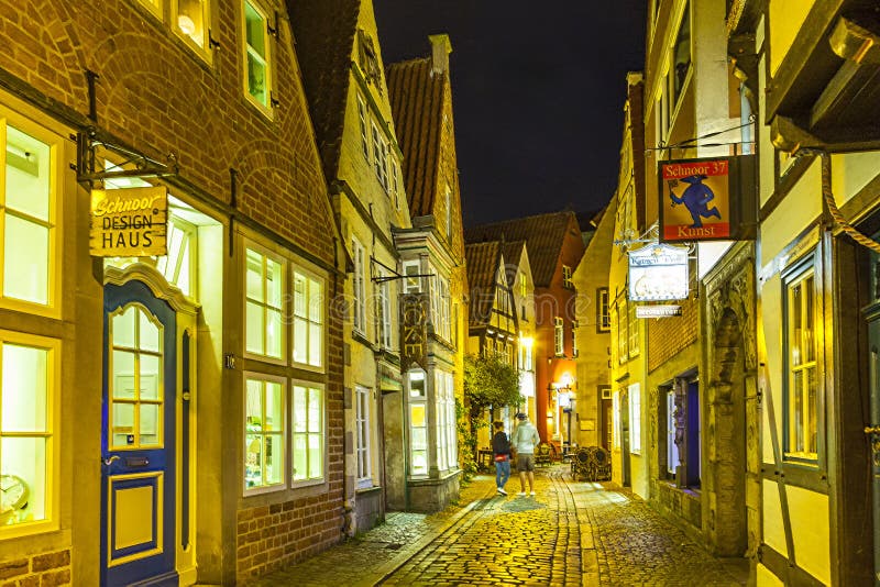 Schnoor ulica nocą w Bremen zdjęcie stock Schnoor ulica nocą w Bremen zdjęcie stock