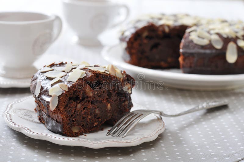 Schokoladenkuchen mit Mandel stockfotografie Schokoladenkuchen mit Mandel stockfotografie