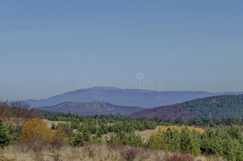 Schoonheids herfstkleur in Plana-berg naar Rila-berg royalty-vrije stock afbeelding Schoonheids herfstkleur in Plana-berg naar Rila-berg royalty-vrije stock afbeelding