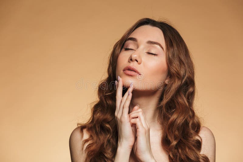 Schoonheidsportret van een sensuele jonge topless vrouw royalty-vrije stock afbeeldingen Schoonheidsportret van een sensuele jonge topless vrouw royalty-vrije stock afbeeldingen