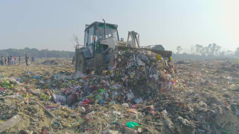 Schot in de installatie voor het beheer van vaste afvalstoffen haridwar uttarakhand