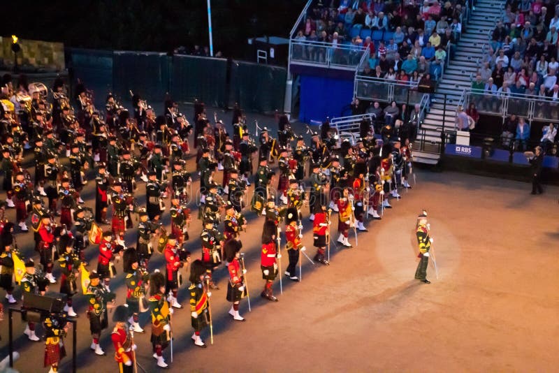 Schottische Rohre an der Edinburgh-Militär-Tätowierung stockfotos Schottische Rohre an der Edinburgh-Militär-Tätowierung stockfotos