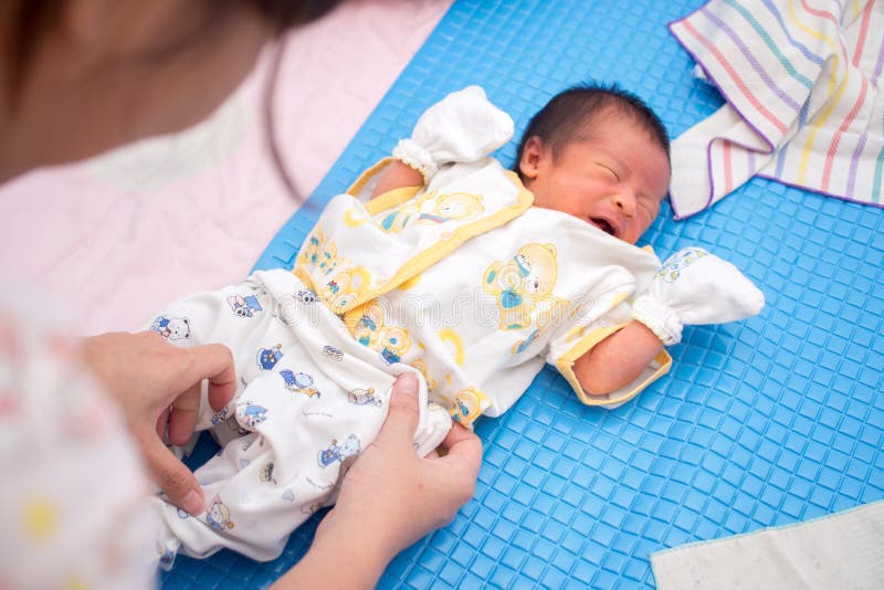 Schreeuwende Aziatische baby stock fotografie Schreeuwende Aziatische baby stock fotografie