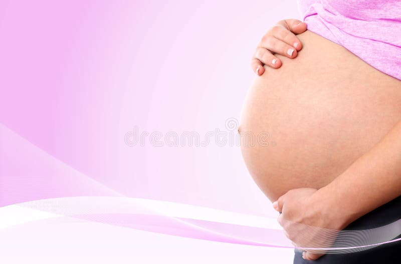 Schwangere Frau umarmt ihren Bauchhintergrund