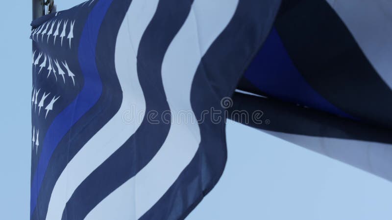 Schwarz weiß amerikanisch monochrom Flagge mit blauen Streifen oder Linie Polizei Unterstützung.