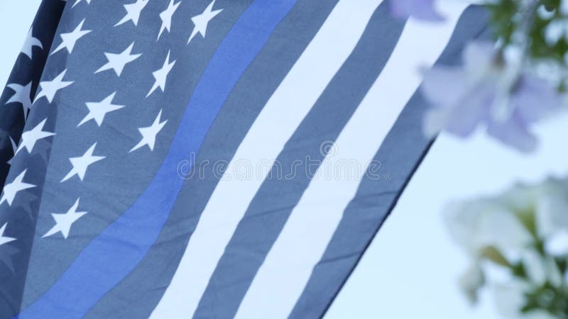 Schwarz weiß amerikanisch monochrom Flagge mit blauen Streifen oder Linie Polizei Unterstützung.