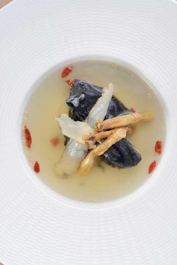 Schwarze Hühnersuppe lizenzfreie stockbilder Schwarze Hühnersuppe lizenzfreie stockbilder