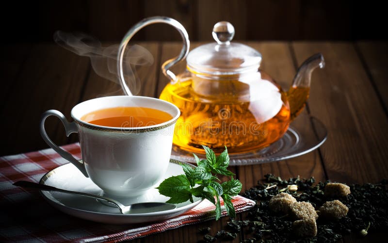 Schwarzer Tee ist ein heißes Getränk lizenzfreies stockfoto
