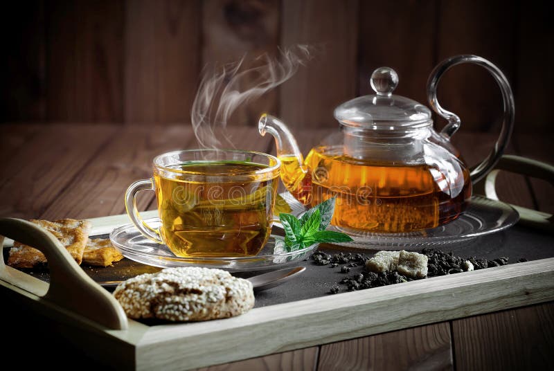 Schwarzer Tee ist ein heißes Getränk stockfotografie