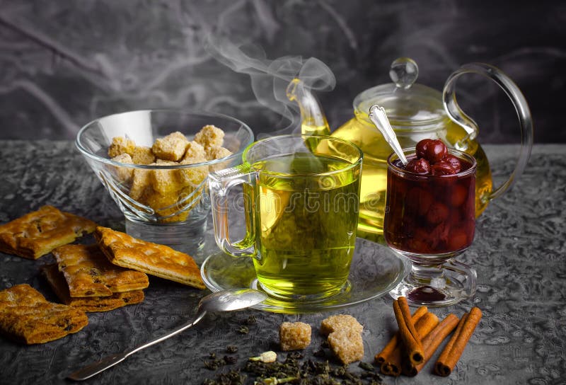 Schwarzer Tee ist ein heißes Getränk stockfoto