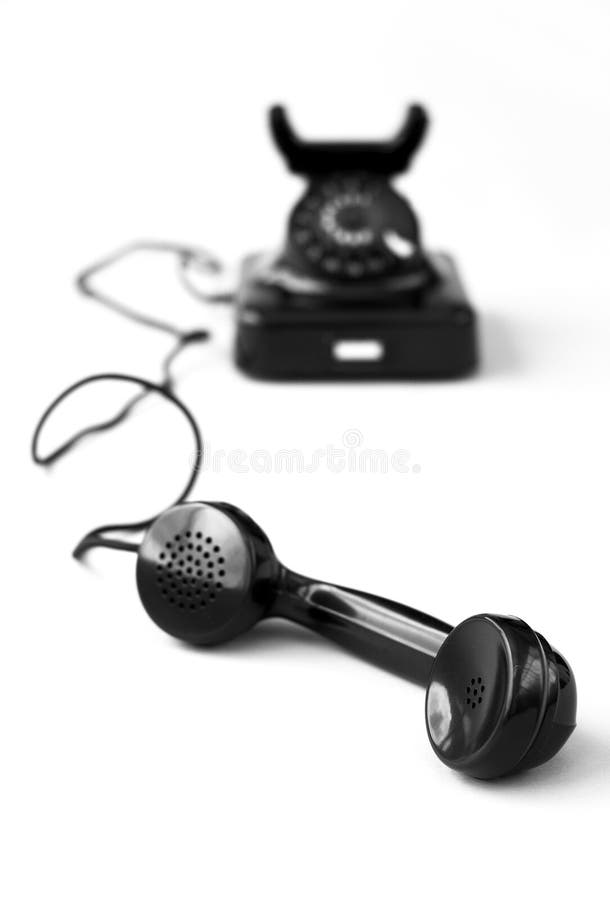 Schwarzes Telefon der Weinlese auf Weiß stockbild Schwarzes Telefon der Weinlese auf Weiß stockbild
