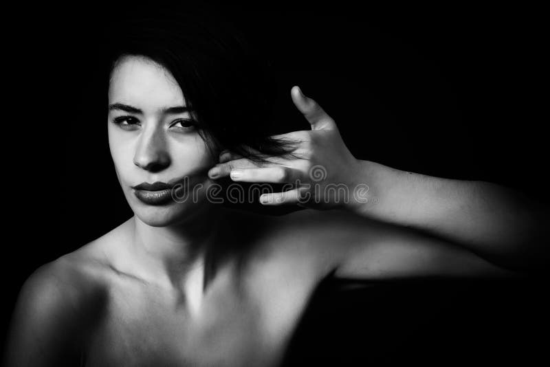 Schwarzweiss-Lippenstiftmädchen stockbilder Schwarzweiss-Lippenstiftmädchen stockbilder