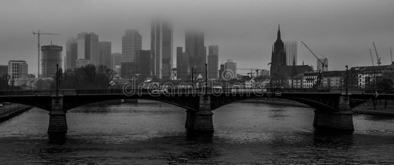 Schwarzweiss Panorama Auf Fluss In Frankfurt Deutschland Stockfoto Bild Von Frankfurt Deutschland