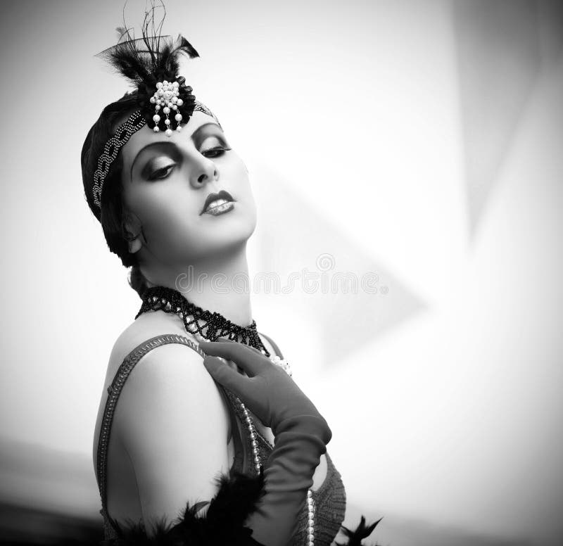 Schwarzweiss-Porträt einer Frau ab 1920 s lizenzfreies stockbild Schwarzweiss-Porträt einer Frau ab 1920 s lizenzfreies stockbild