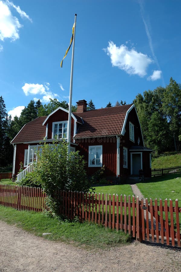 Schwedisches Haus in Astrid Lindgrens Katthult lizenzfreie stockfotos Schwedisches Haus in Astrid Lindgrens Katthult lizenzfreie stockfotos