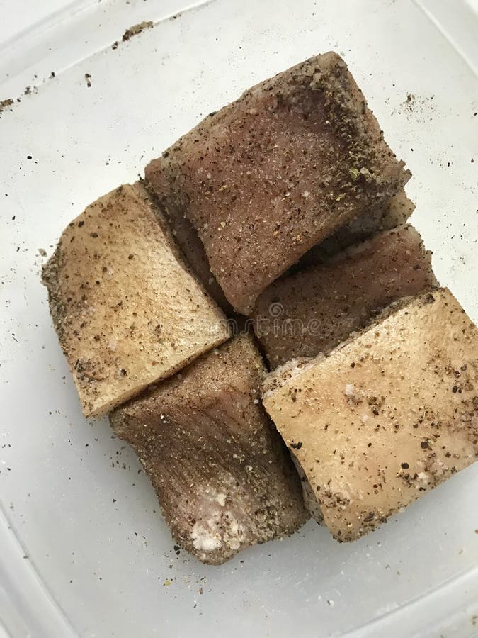 Schweinefleischschweinefett mit Fleischschichtschnitt in Stücke stockfotos Schweinefleischschweinefett mit Fleischschichtschnitt in Stücke stockfotos
