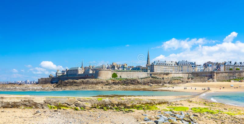 Schöne Ansicht der Stadt der Seeräuber - Saint Malo in Bretagne, Frankreich lizenzfreie stockbilder Schöne Ansicht der Stadt der Seeräuber - Saint Malo in Bretagne, Frankreich lizenzfreie stockbilder