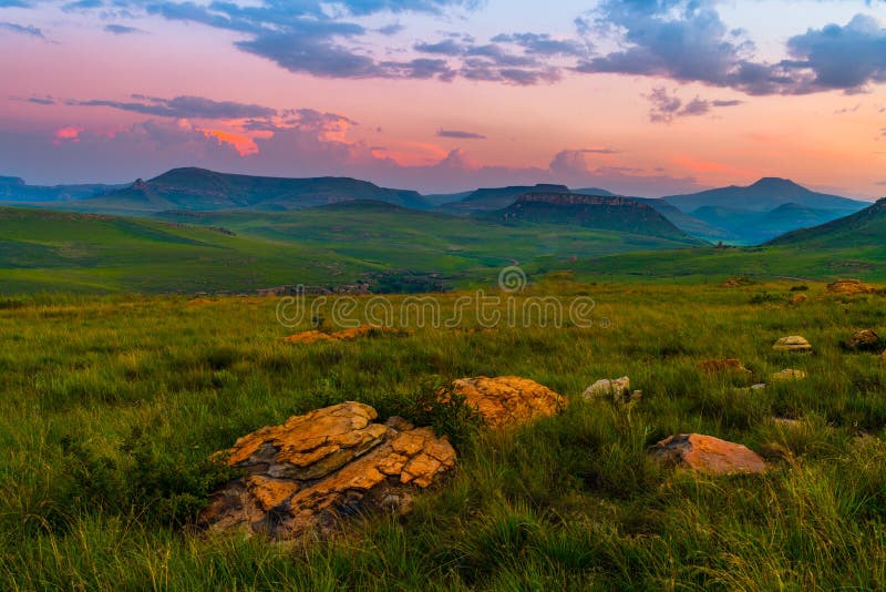 Schöne Landschaft der Region Südafrikas Südafrika der Dracheberge. lizenzfreies stockbild