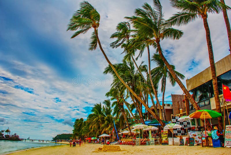 Schöne Palmen auf dem weißen Strand Boracay-Insel, Philippinen lizenzfreies stockfoto Schöne Palmen auf dem weißen Strand Boracay-Insel, Philippinen lizenzfreies stockfoto