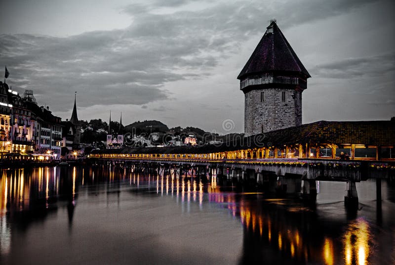 Schöne ruhige Nacht in Lucern-Zentrale stockfotos Schöne ruhige Nacht in Lucern-Zentrale stockfotos