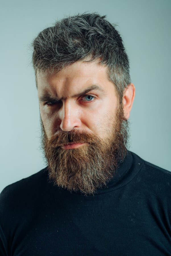 Schöner Bartmann Brutal Hipster Vertrauensbegriff Städtisches Lifestyle-Konzept Mann mit zuversichtlichem Gesicht und brutaler Ge lizenzfreie stockfotos Schöner Bartmann Brutal Hipster Vertrauensbegriff Städtisches Lifestyle-Konzept Mann mit zuversichtlichem Gesicht und brutaler Ge lizenzfreie stockfotos