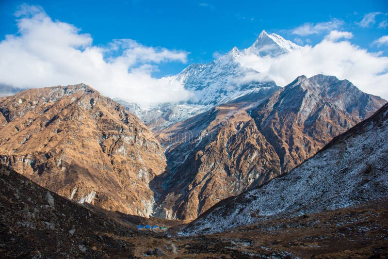 Schöner Schneeberg Machhapuchhre in Annapurna sanctury