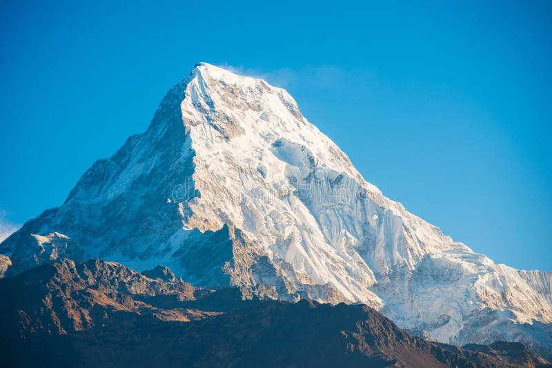 Schöner Schneeberg von Himalajastrecke Annapurna