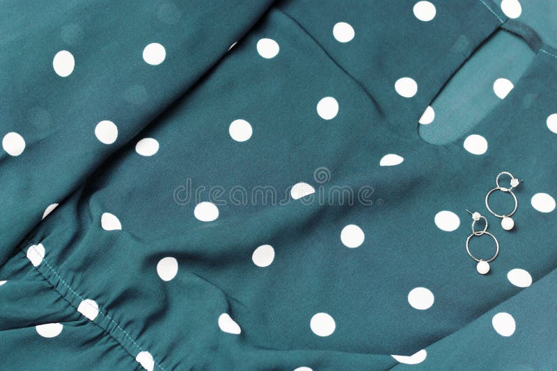 Schönes Kleid und Zusätze Draufsicht, Nahaufnahme, modische Ausstattung stockbilder Schönes Kleid und Zusätze Draufsicht, Nahaufnahme, modische Ausstattung stockbilder