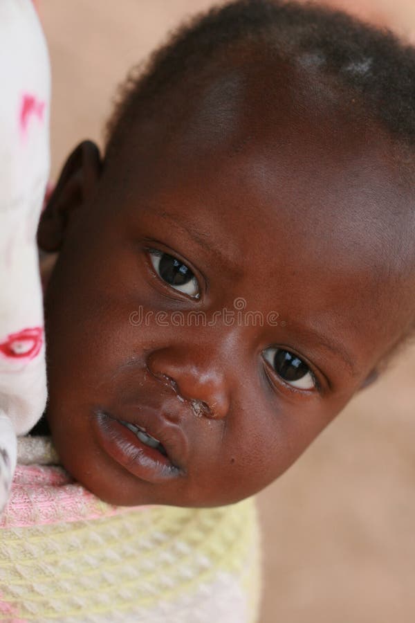 schönes Schätzchen in Afrika lizenzfreie stockfotos schönes Schätzchen in Afrika lizenzfreie stockfotos