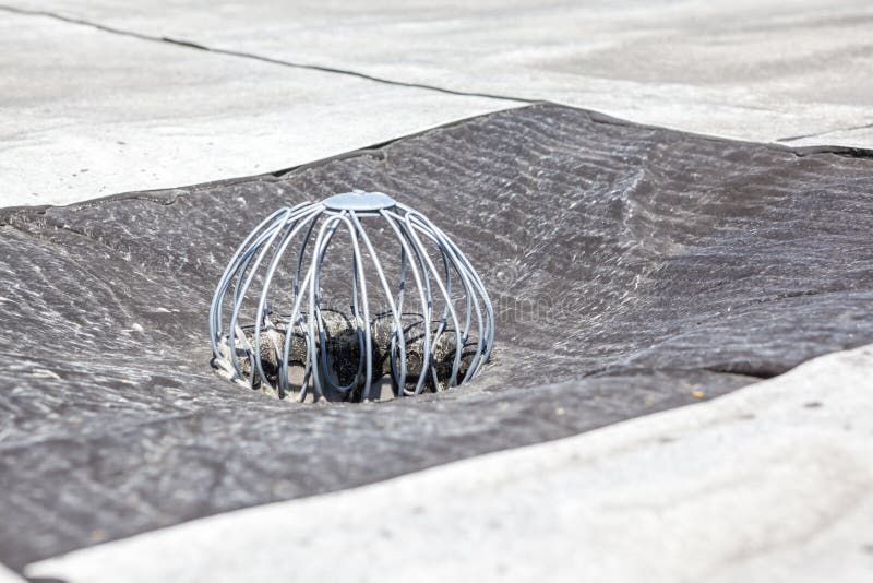 Scarico A Tetto Piatto DN 70 Con Cattura Foglie, Flangia In Bitume/PVC - Foto 2