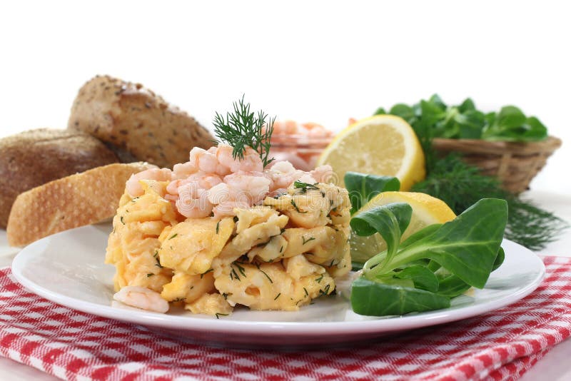 Scrambled egg with shrimp