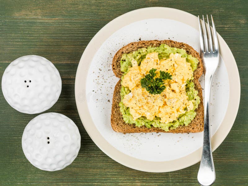 Scrambles Eggs and Avocado on Toasted Wholemeal Brown Bread