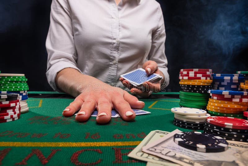 Money In The Middle Of A Poker Table Money In The Middle Of A Poker Table