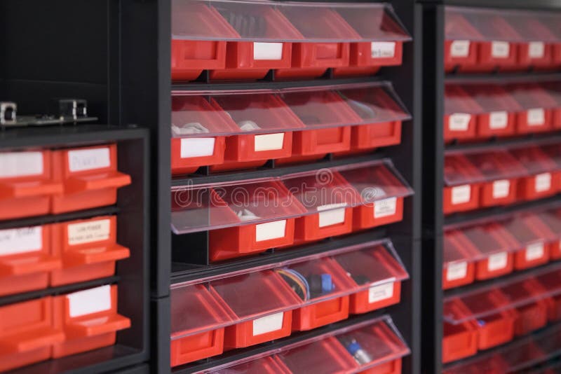 https://thumbs.dreamstime.com/b/screws-bolts-nuts-red-storage-boxes-workshop-screws-bolts-nuts-red-storage-boxes-workshop-plastic-organizer-box-247266726.jpg