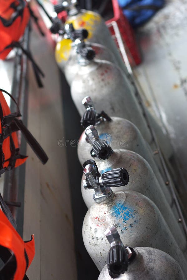 Scuba diving air tanks
