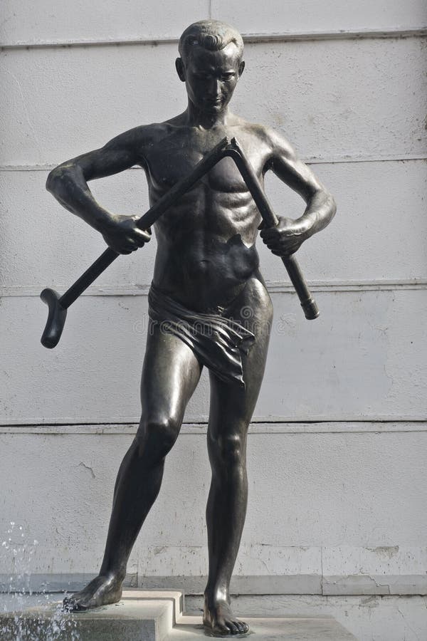 Sculpture of the Crutch-breaker