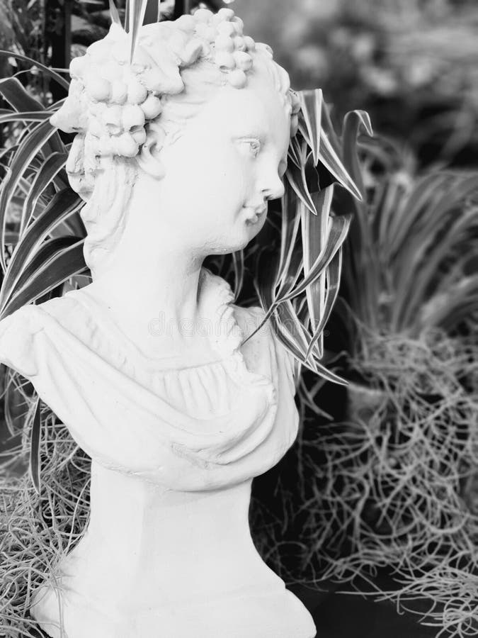 Lonely lady stock photo. Image of statute, garden, sculpture 124957030