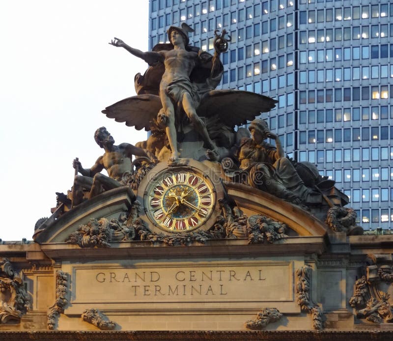 Sculpture in New York stock image. Image of figure, city 31814143